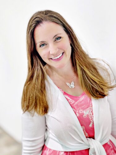 Mandy Seymour is an author, speaker and personal-professoional life coach from Houston, Texas.